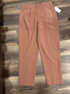 Women’s  Tailored Tapered Pants in Rust